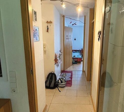 Exposé_Esslingen_ansicht_Flur_01