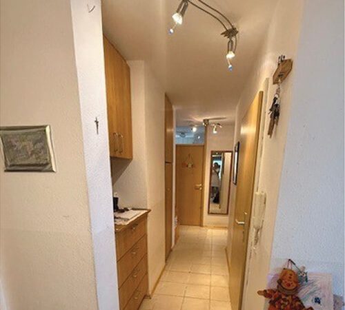 Exposé_Esslingen_ansicht_Flur_02