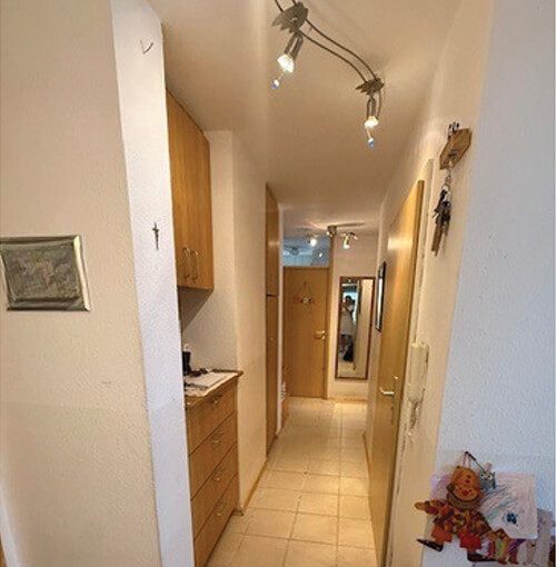 Exposé_Esslingen_ansicht_Flur_02